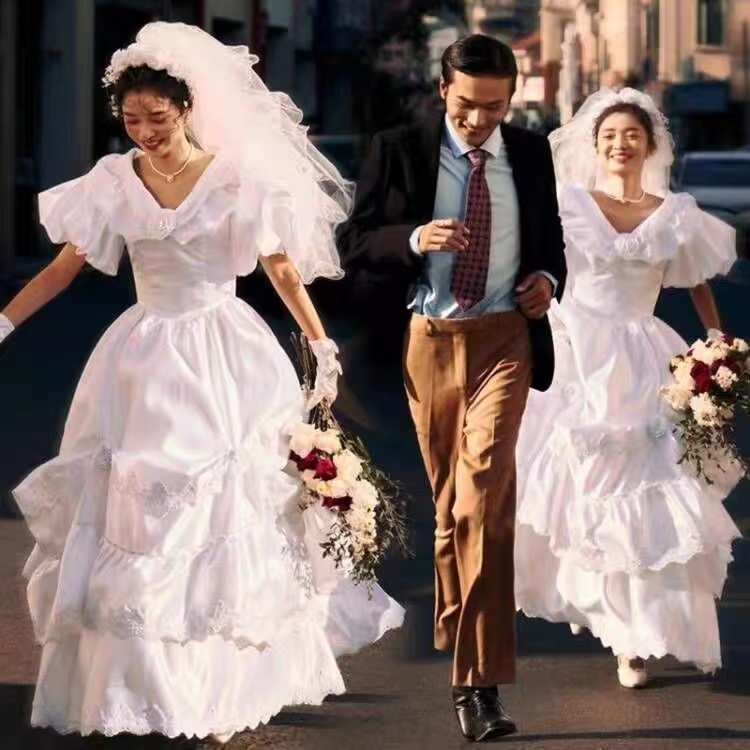 Photography And Lighting - Vestido de Novia Estilo Retro para